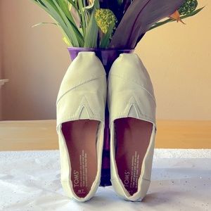 🍈 TOMS GREEN PASTAL SHOES 🍈